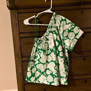 One shoulder short sleeve top